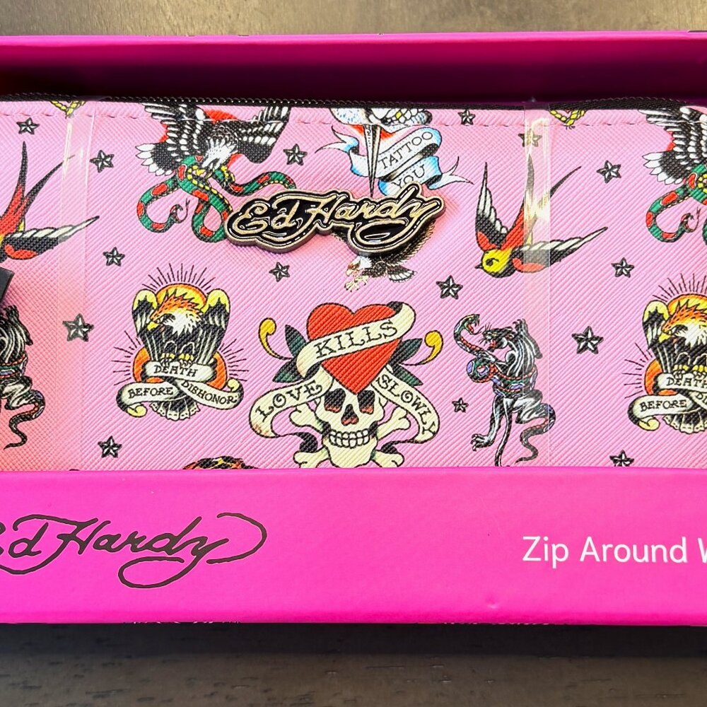 🖤 Ed Hardy Zip-Around Wallet & Key Ring Set – New in Box 🖤